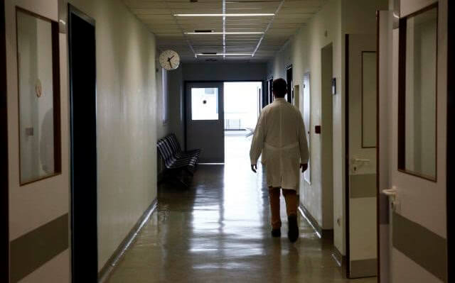 Παρέμβαση του Ιατρικού Συλλόγου για το περιστατικό ρατσιστικής βίας στο νοσοκομείο “Άγιοι Ανάργυροι”