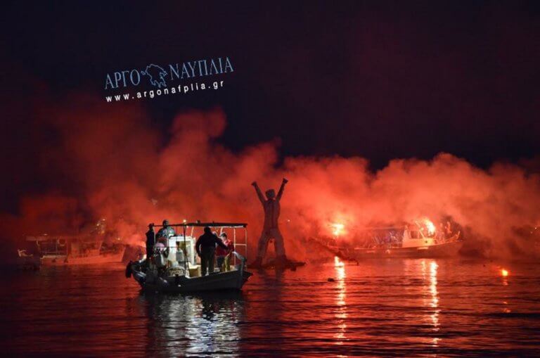 Τολό: Έκαψαν τον Ιούδα στην θάλασσα – video