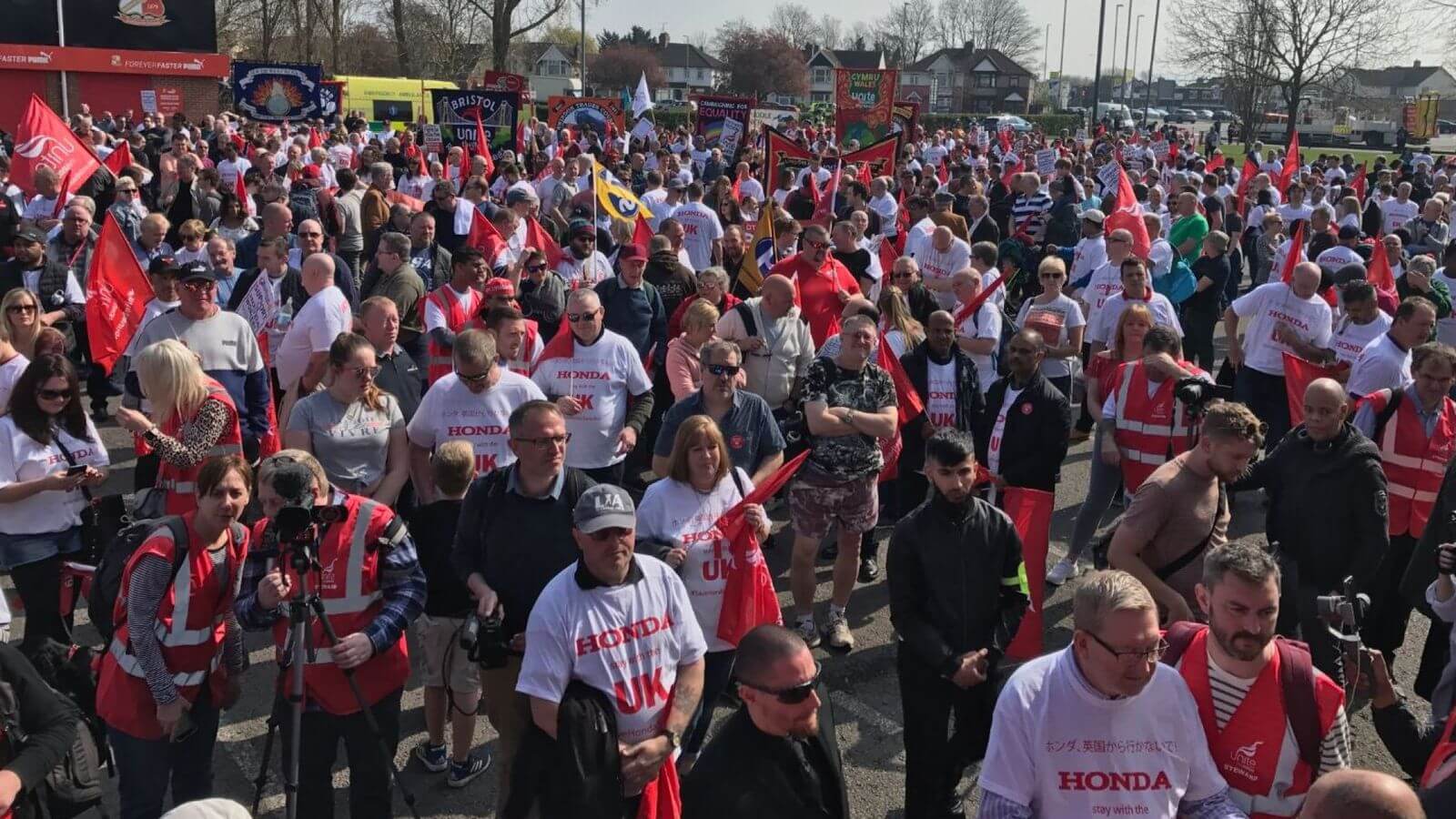 Βρετανία: Στους δρόμους οι εργαζόμενοι για να μην κλείσει το εργοστάσιο της Honda στο Swindon