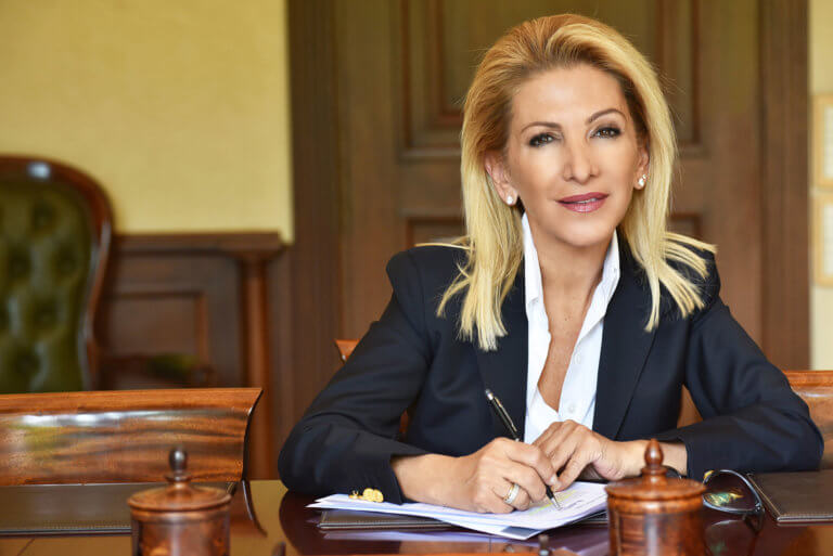 Η φυγή των νέων υποθηκεύει το μέλλον της χώρας…