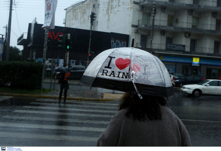 Καιρός αύριο: “Μπουμπουνητά” και βροχές σε όλη την χώρα – Πότε σταματά η κακοκαιρία