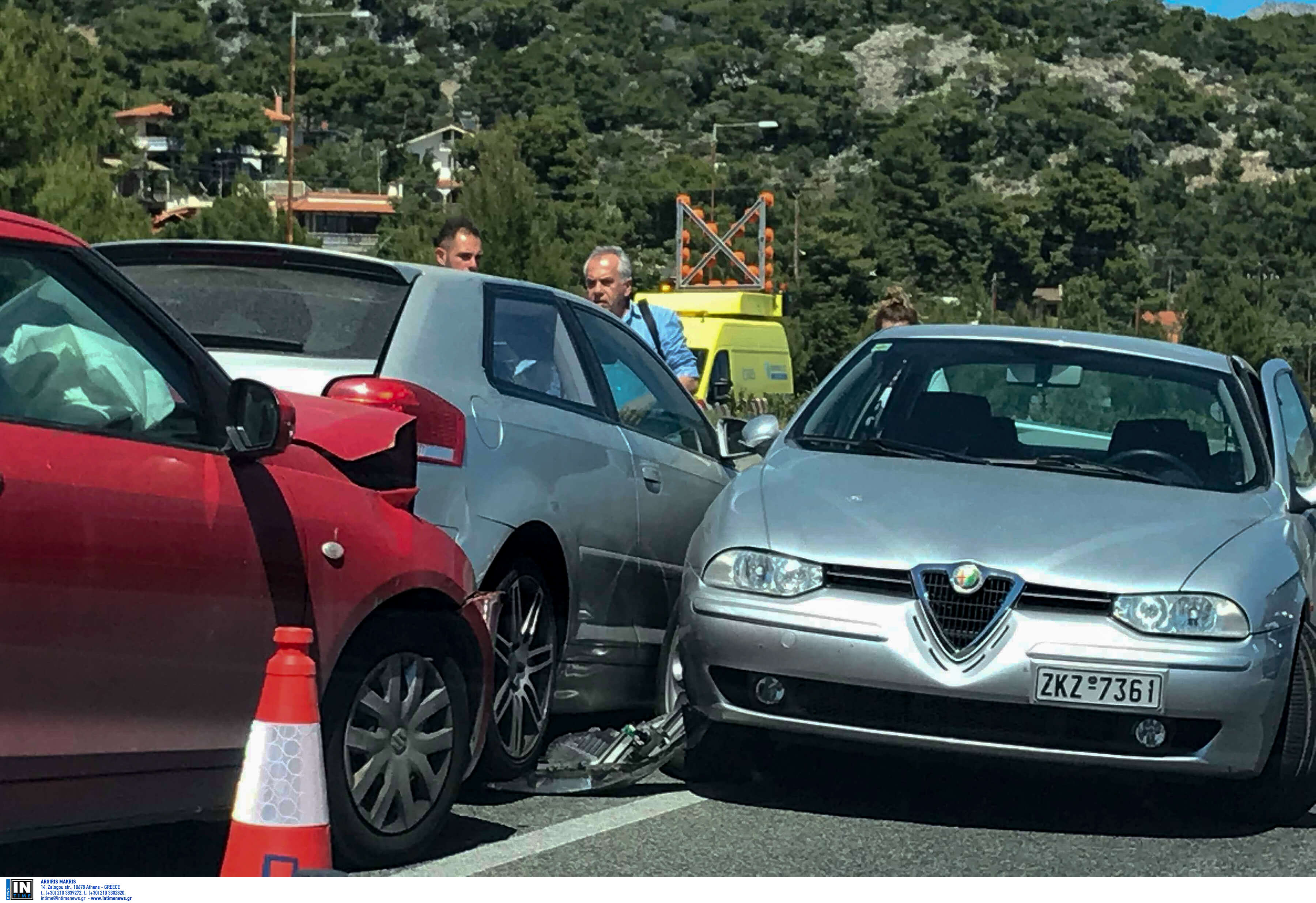 Μεγάλη καραμπόλα στη Θεσσαλονίκη – Τραυματίες και απεγκλωβισμοί οδηγών, επιβατών
