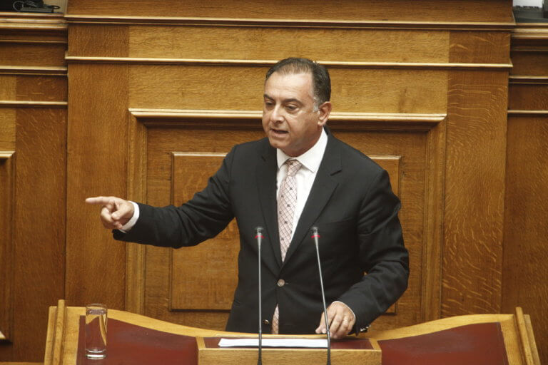 «Ξεμένουν από γιατρούς τα νοσοκομεία της Λάρισας»