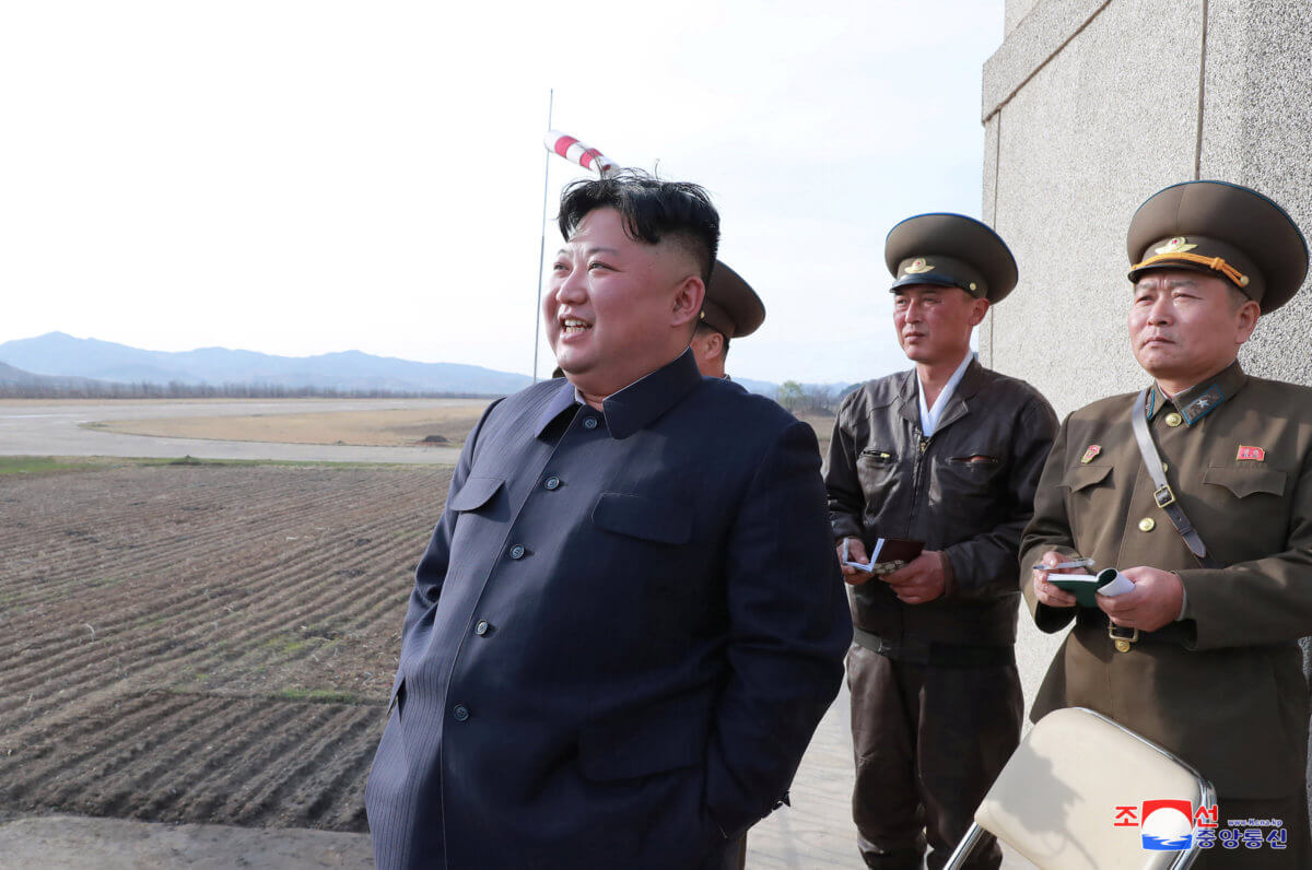 Βόρεια Κορέα: Ο Κιμ Γιονγκ Ουν επέβλεψε δοκιμή νέου τακτικού κατευθυνόμενου όπλου