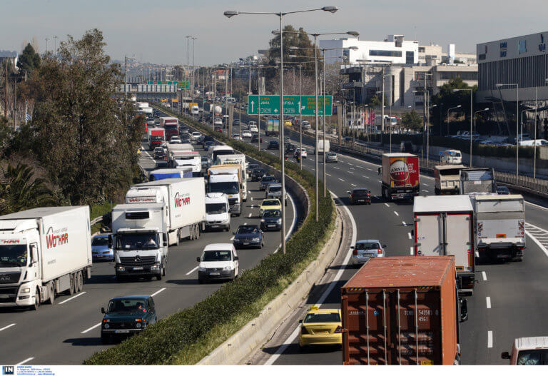 110.000 αυτοκίνητα έφυγαν σήμερα σε λίγες ώρες από την Αθήνα! Τι συμβαίνει αυτή την ώρα