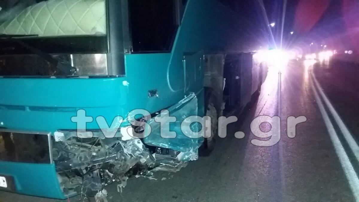 Εύβοια: Σοβαρός τραυματισμός 14χρονου σε σύγκρουση λεωφορείου με αυτοκίνητο – Διακομίστηκε στην Αθήνα [pics]