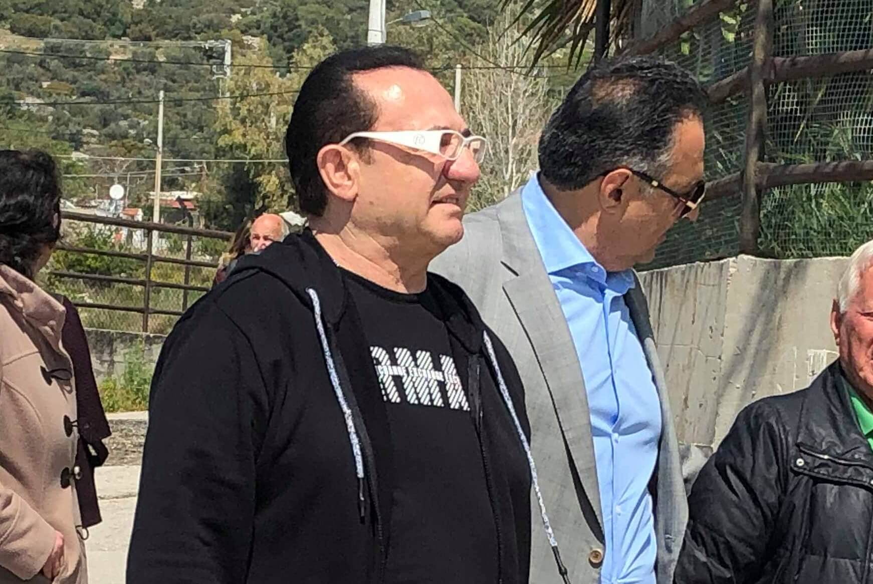 Ο Λευτέρης Πανταζής κοντά στους Ποντίους του Δήμου Αχαρνών!Εδώ πέθανε η μητέρα μου, εδώ ζει ο αδερφός μου» [pics]