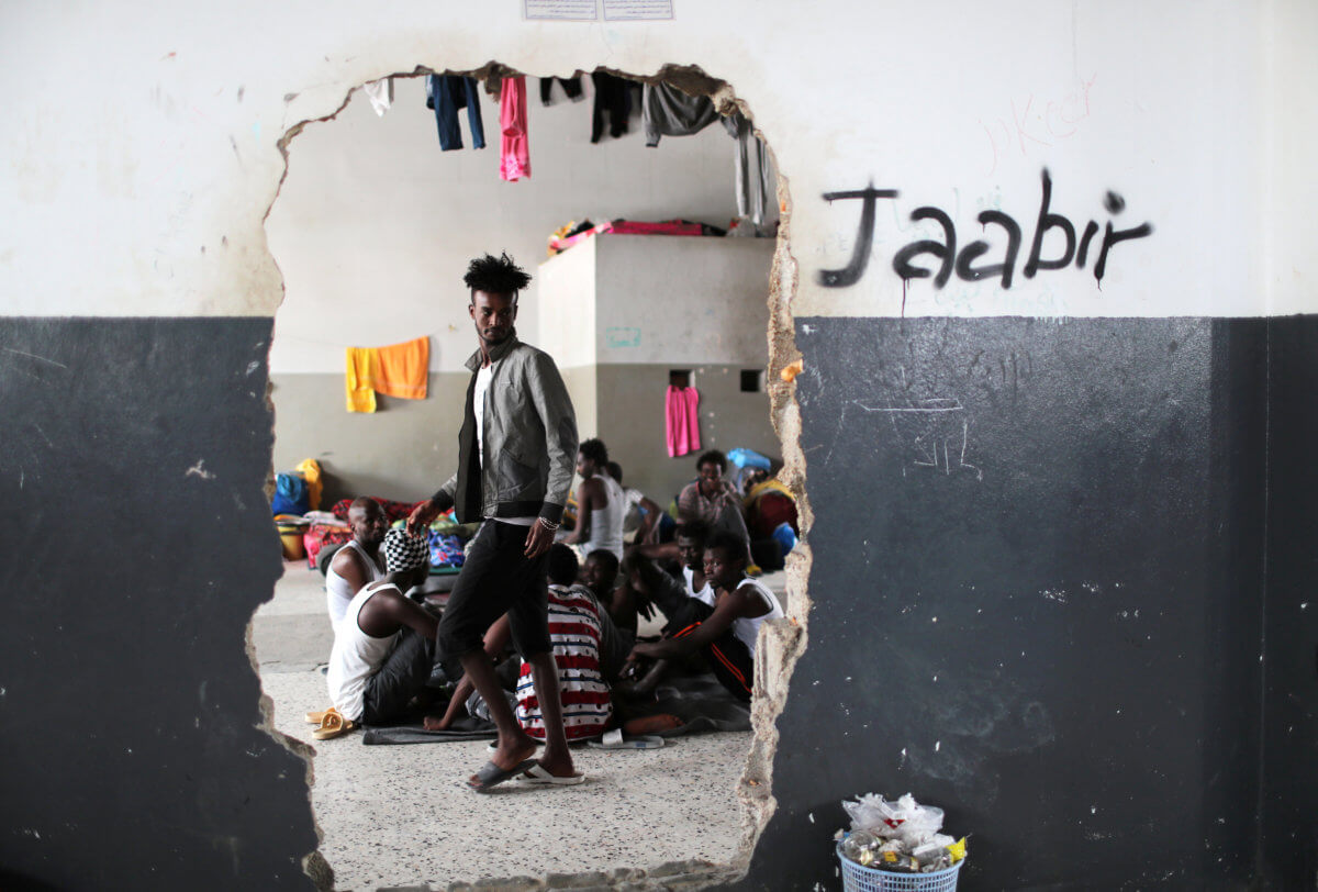 Λιβύη: Απομακρύνονται από την Τρίπολη 325 πρόσφυγες