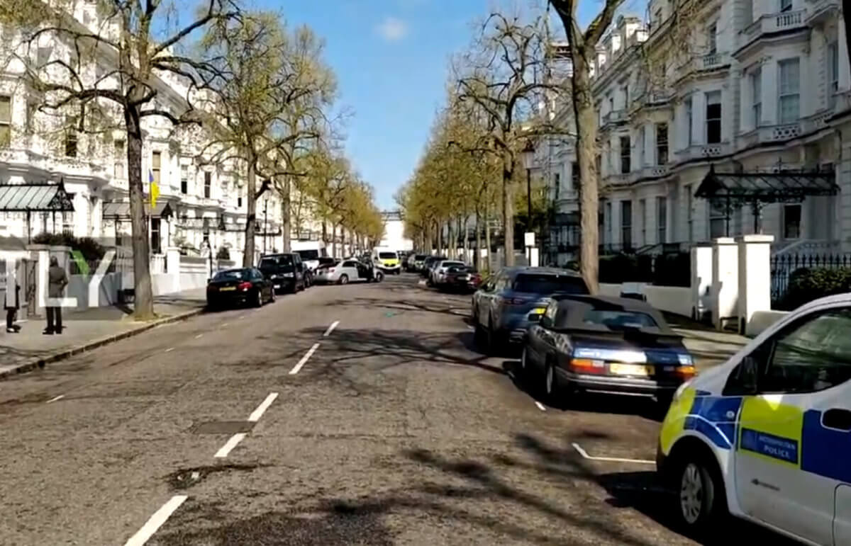 “Συναγερμός” στο Λονδίνο – Πυροβολισμοί κοντά στην Ελληνική πρεσβεία