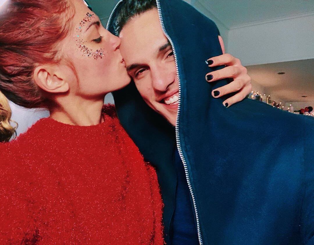 Μαίρη Συνατσάκη: Με νέο look στην επίσημη πρεμιέρα του συντρόφου της, Αιμιλιανού Σταματάκη!