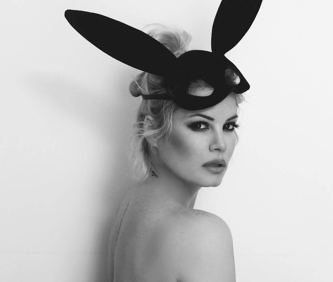 Μαρία Κορινθίου: Η σκληρή απάντησή της για τα αρνητικά σχόλια που προκαλεσε η φωτογραφία της!