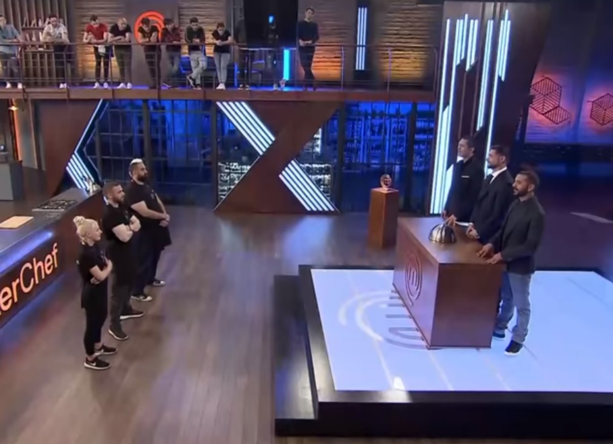 Masterchef: Βγήκαν τα μαχαίρια – “Δείξε λίγη δουλειά…”