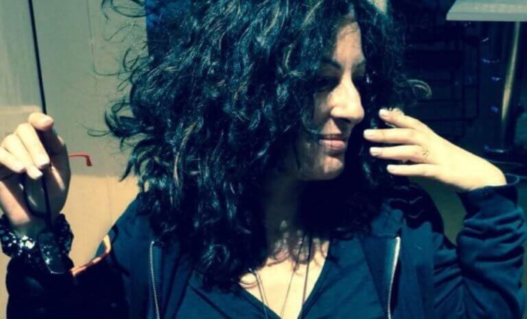 Μυρσίνη Λοΐζου: Το ΚΙΝΑΛ την αγνόησε για το «Καλημέρα Ήλιε» κι εκείνη απάντησε μέσω Facebook