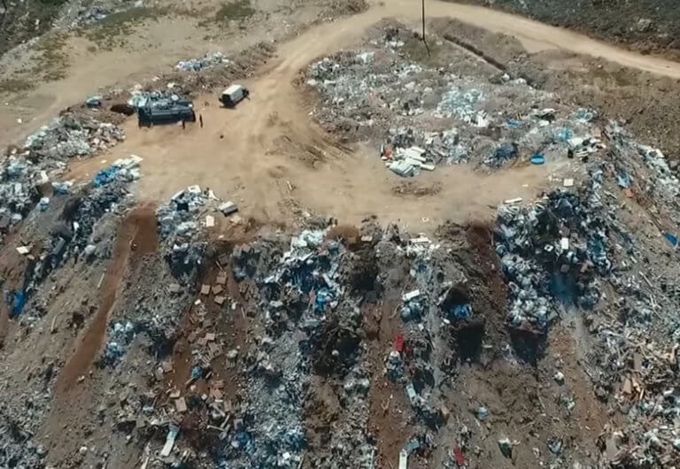 Μύκονος: Το drone αποκαλύπτει την παράνομη χωματερή – Η οικολογική απειλή πίσω από τις εικόνες – video