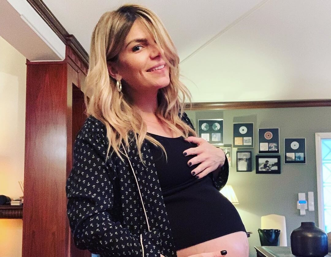 Νατάσα Σκαφιδά: Ποζάρει με φουσκωμένη κοιλιά στην παραλία, λίγο πριν γεννήσει! [pics]