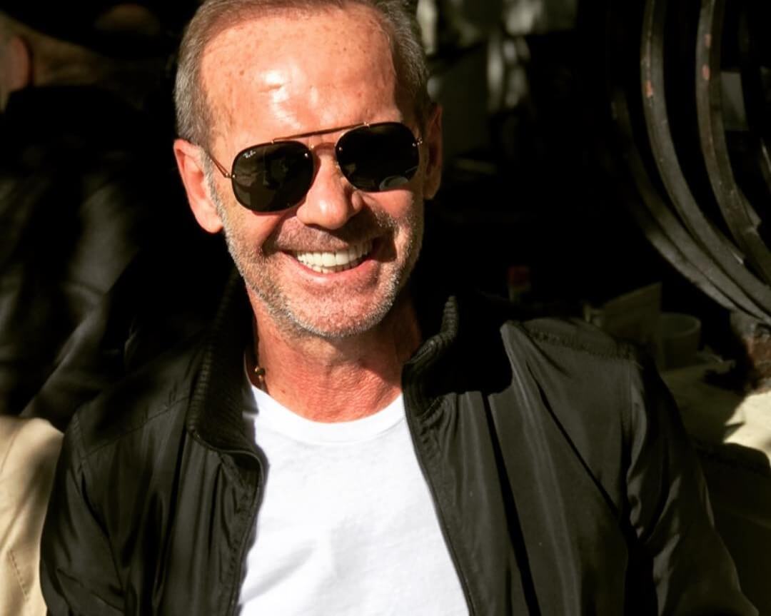 O Πέτρος Κωστόπουλος είναι στη Θεσσαλονίκη και δηλώνει cool! Φωτογραφίες