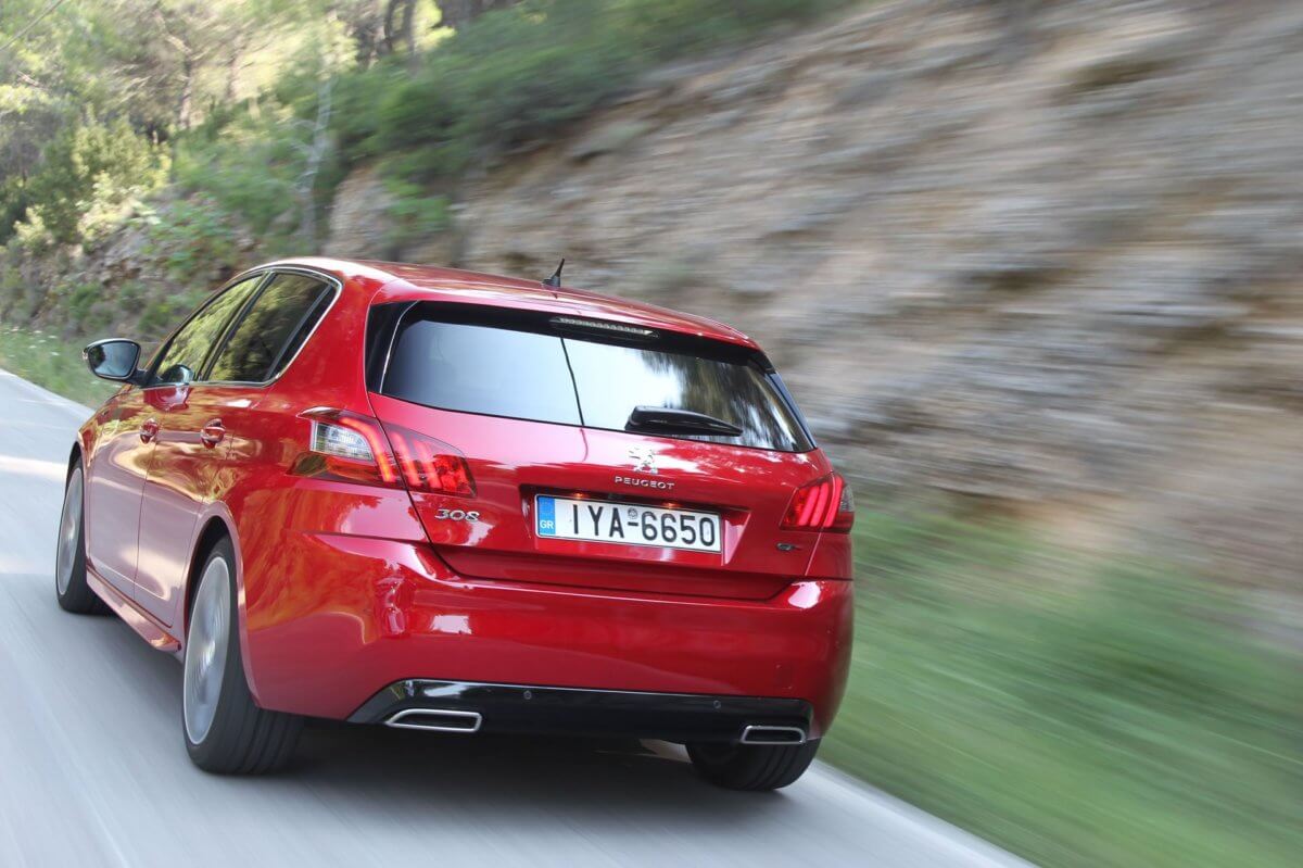 Οι ρύποι τσάκισαν τα Peugeot 308 GT και 308 GTi