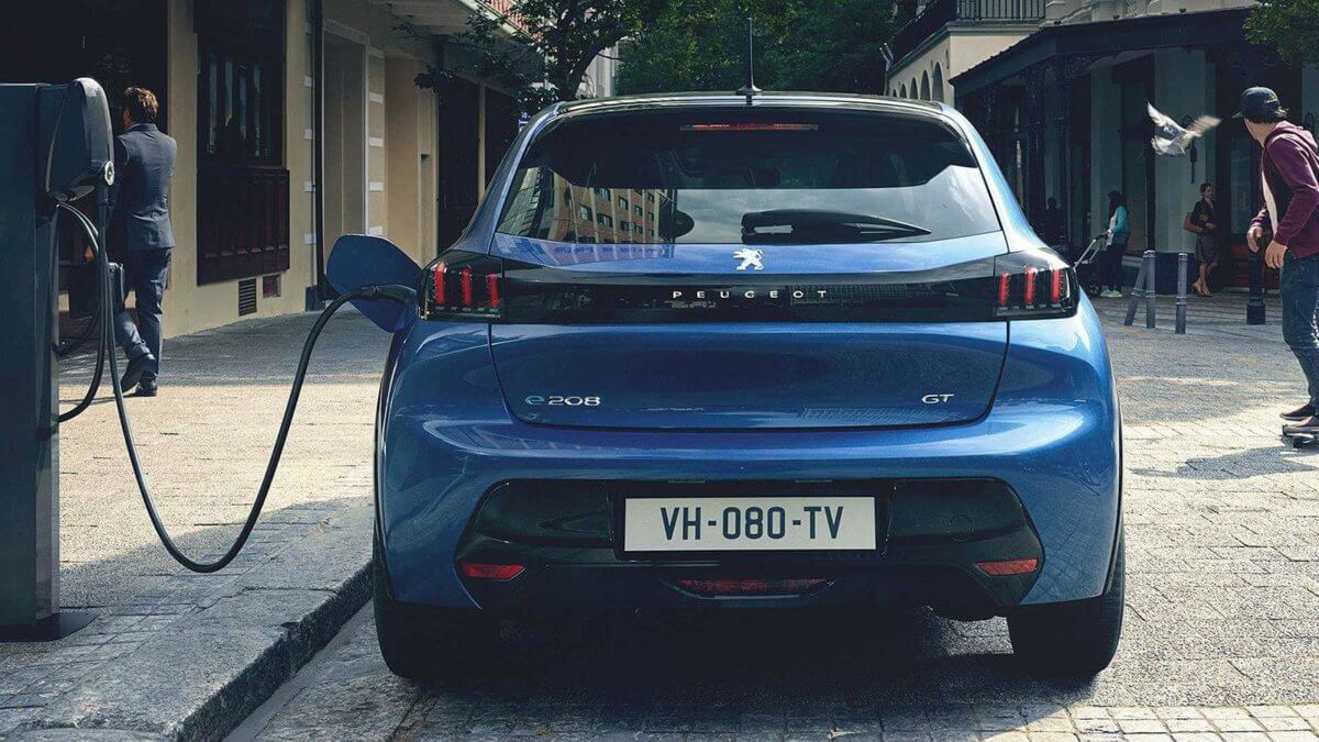 Σαρώνει στις παραγγελίες η ηλεκτρική έκδοση του νέου Peugeot 208