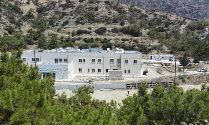 ΠΟΕΔΗΝ για το νέο νοσοκομείο Καρπάθου: «Στην Κάρπαθο θα γίνει… της Σαντορίνης»