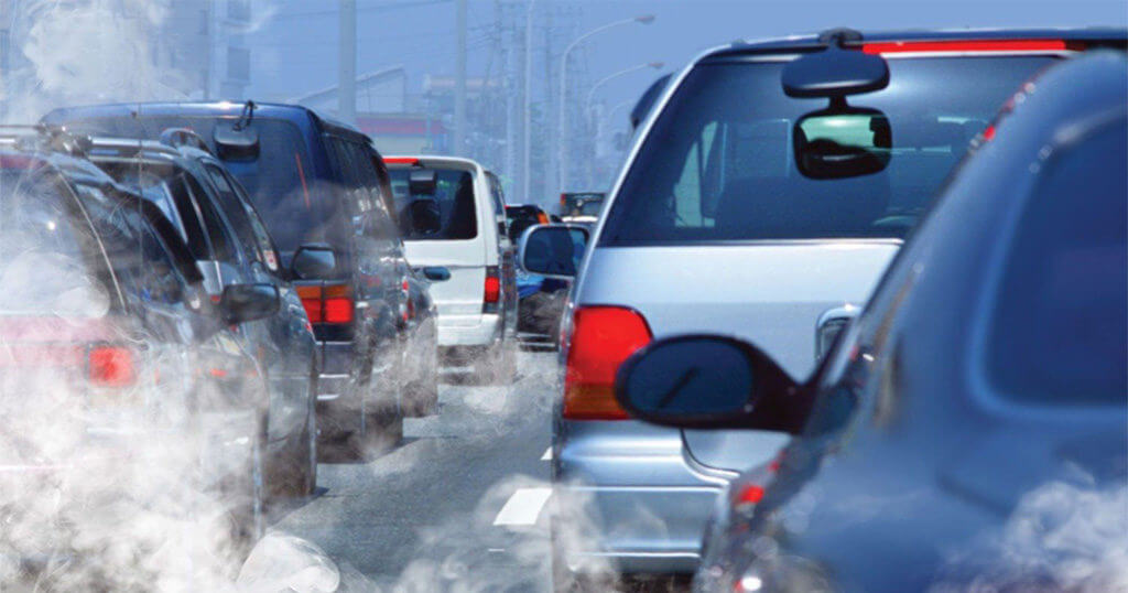 O γερασμένος στόλος των ΙΧ επιβαρύνει δραματικά τις πόλεις της Ελλάδας