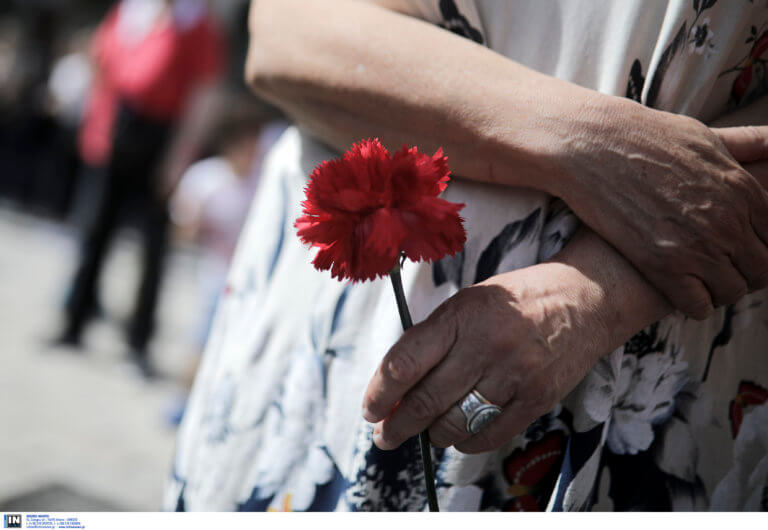 Καιρός Πρωτομαγιά: Με συννεφιά και βροχές – Λασποβροχές το Σαββατοκύριακο