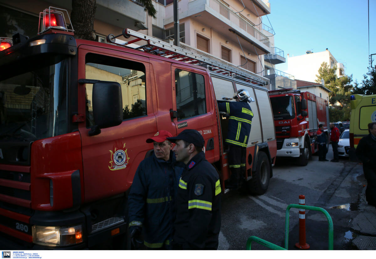 Σοβαρές ζημιές από πυρκαγιά σε εργοστάσιο επίπλων στον Κορυδαλλό