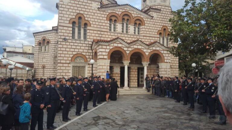 Στην Άρτα με τιμές έγινε η κηδεία του άτυχου αστυνομικού