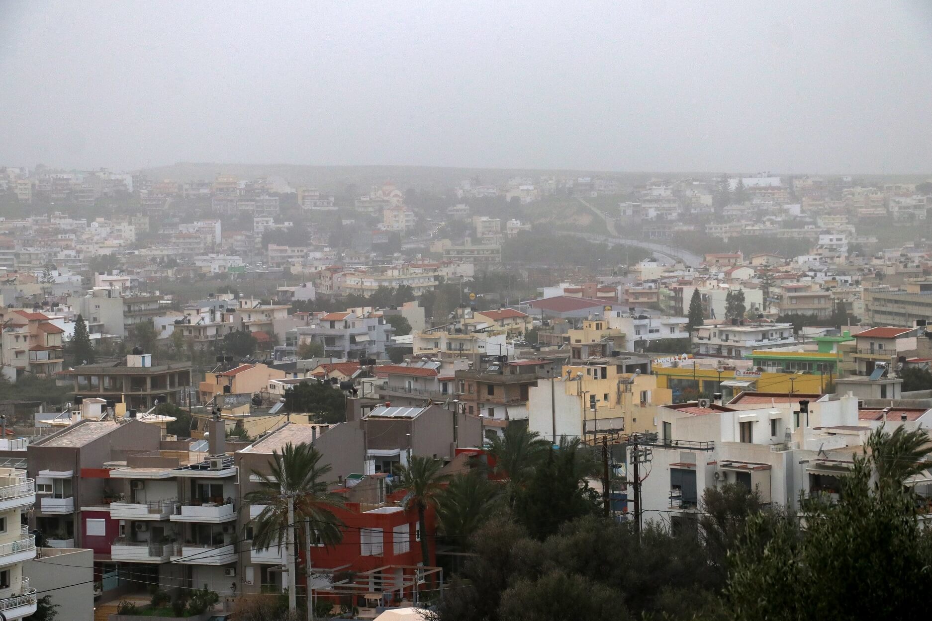 Καιρός σήμερα: Έρχονται βροχές και καταιγίδες – Τα μποφόρ φέρνουν σκόνη!