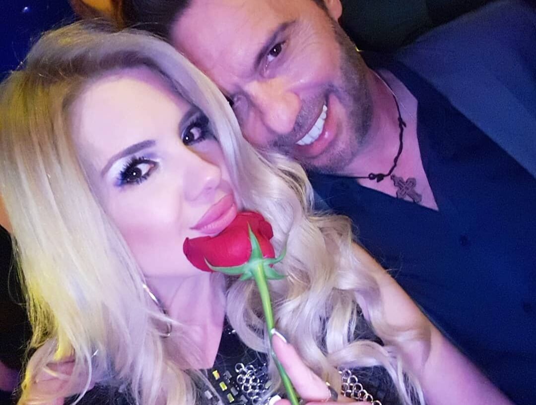 Σοφία Μαριόλα: Φωτογραφίζει τον Στράτο Τζώρτζογλου στο… κρεβάτι τους! [pic]