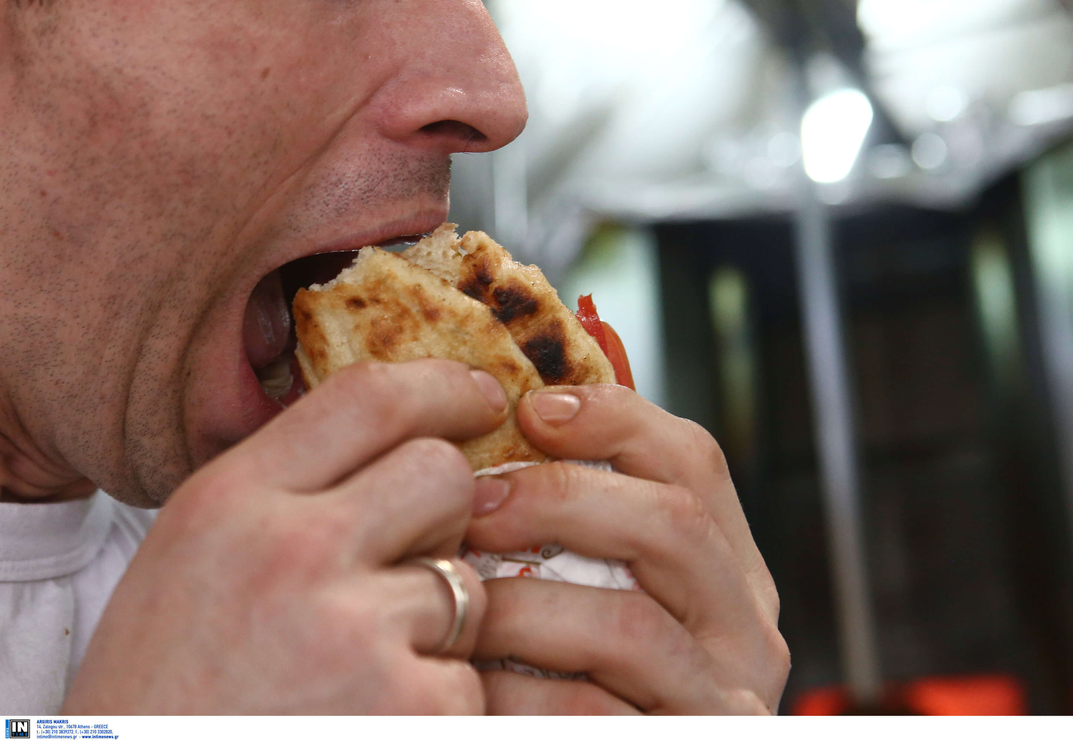 Βάζουν “πλάτη” για το σουβλάκι σε ολόκληρη τη χώρα!