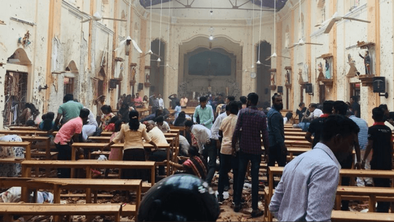 Ματωμένο Πάσχα στη Σρι Λάνκα! Πάνω από 100 οι νεκροί από τις βόμβες στις εκκλησίες