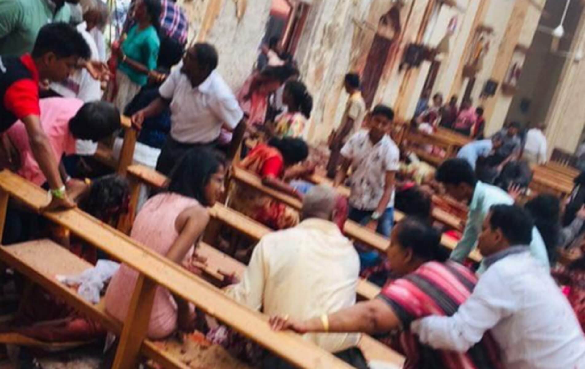 Μακελειό στη Σρι Λάνκα: Οκτώ οι εκρήξεις και απαγόρευση κυκλοφορίας – Βίντεο από την έκρηξη στην εκκλησία