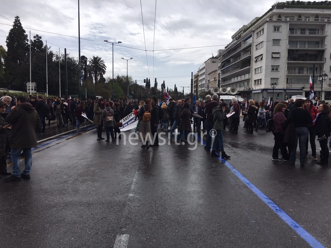 Οργή από τους καθηγητές για το νομοσχέδιο Γαβρόγλου – Πορεία στο κέντρο της Αθήνας [video, pics]