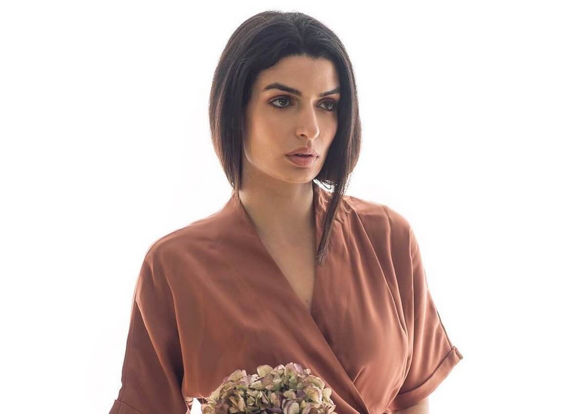 Τόνια Σωτηροπούλου: Δημοσιεύει φωτογραφία του Κωστή Μραβέγια και τον αποκαλεί «Ωραίο τύπο»!