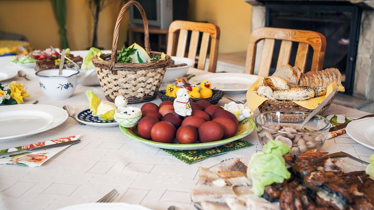 Πασχαλινό τραπέζι: Αυξημένο το κόστος – Είδη…. “πολυτελείας” οι ντομάτες κι οι πατάτες!