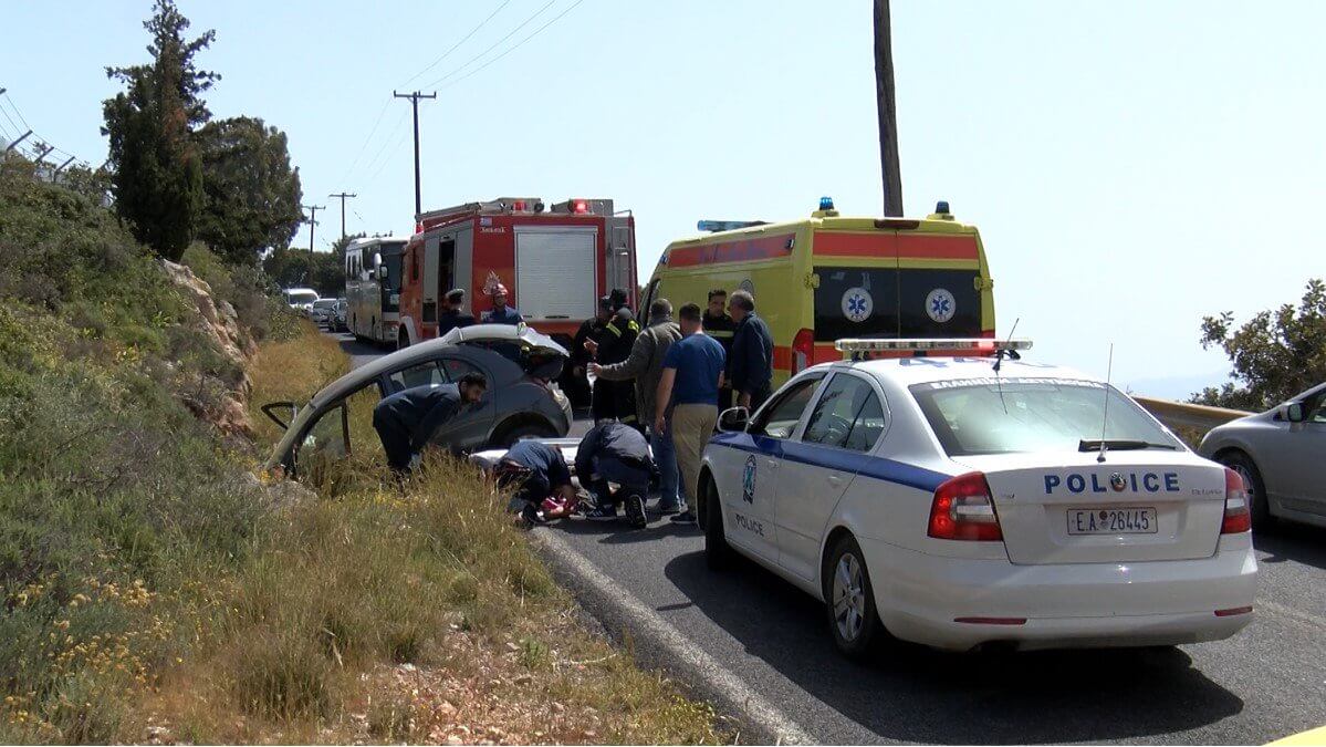 Χανιά: Εγκλωβίστηκαν τραυματίες μετά από τροχαίο στον Βλητέ [pics]