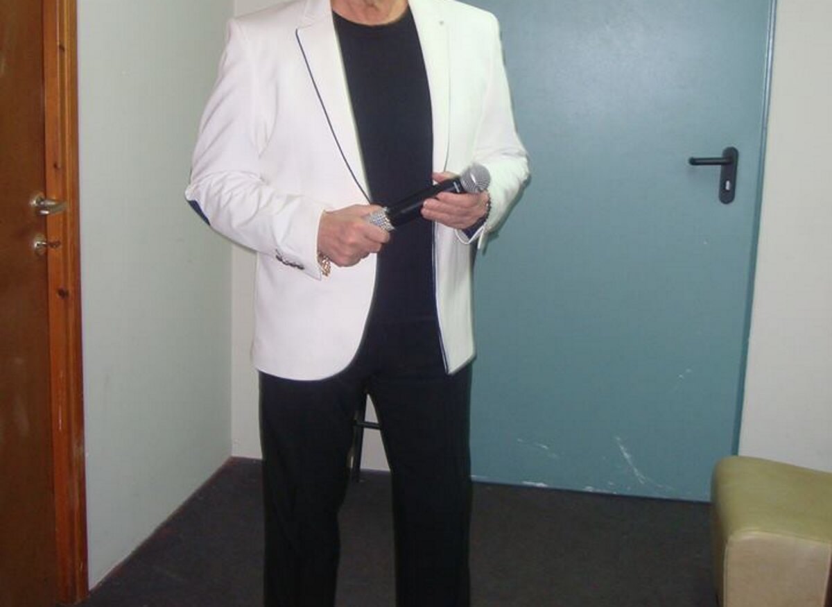 «Μια θαυμάστρια είχε γράψει τα αρχικά μου στον πισινό της! Ήρθε στο καμαρίνι, τα κατέβασε…»