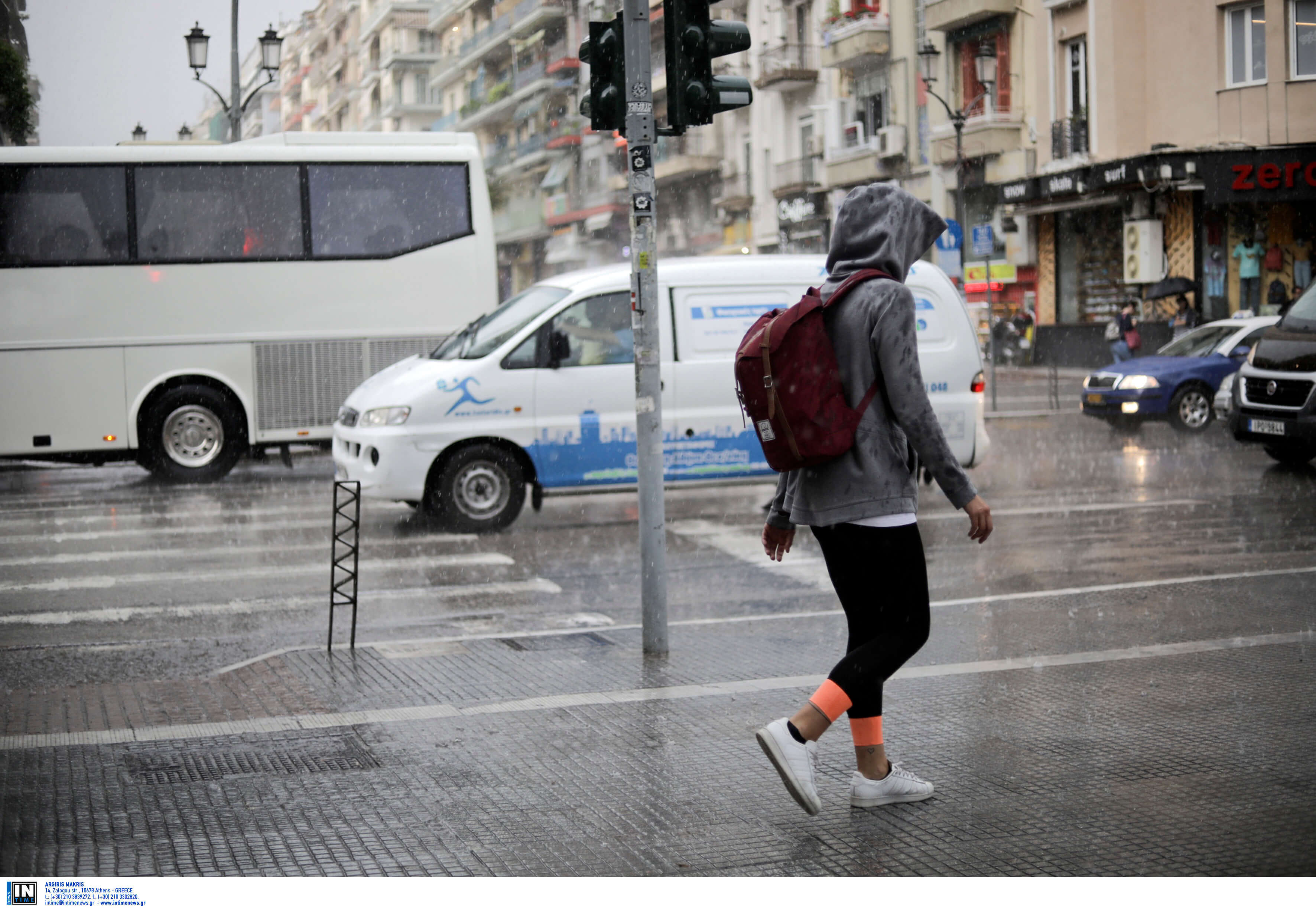 Καιρός σήμερα: Στο χέρι αδιάβροχα και ομπρέλες – Που θα βρέξει