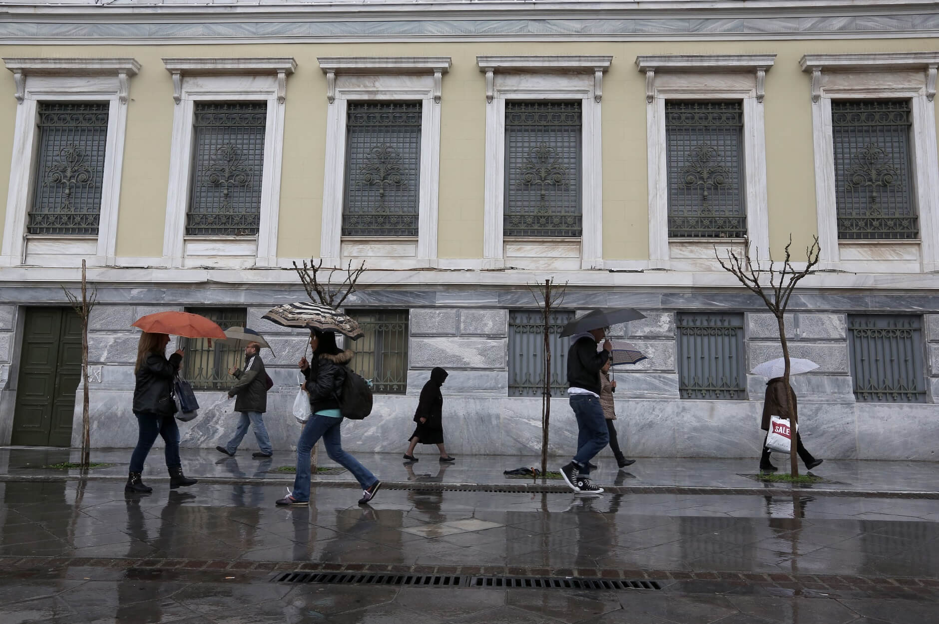 Δυσκολότερες οι απολύσεις για όλους τους εργοδότες