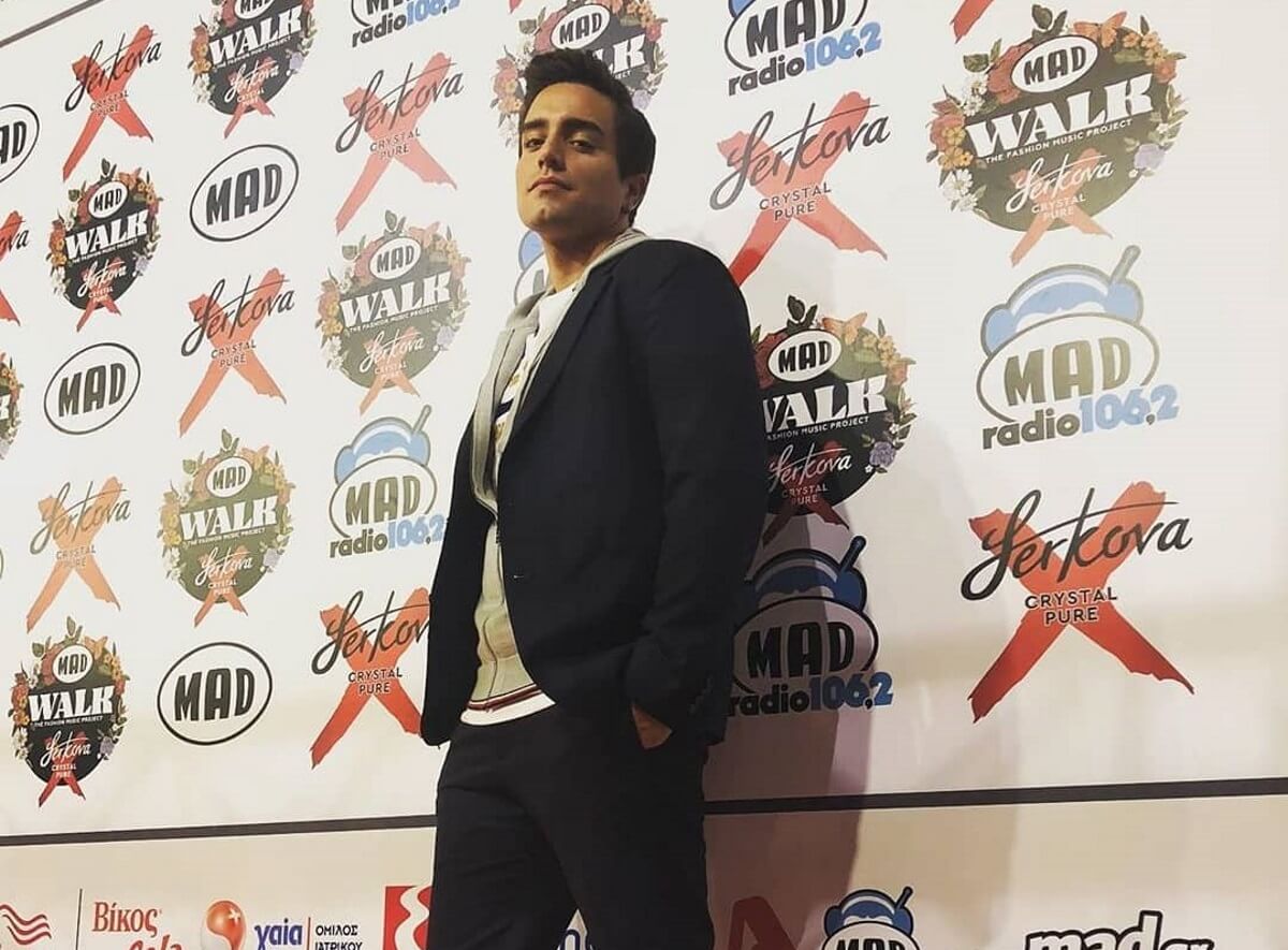 Ο Γιάννης Χατζηγεωργίου όπως δεν τον έχετε ξαναδεί – Η εντυπωσιακή πιρουέτα στο backstage του Madwalk [video]