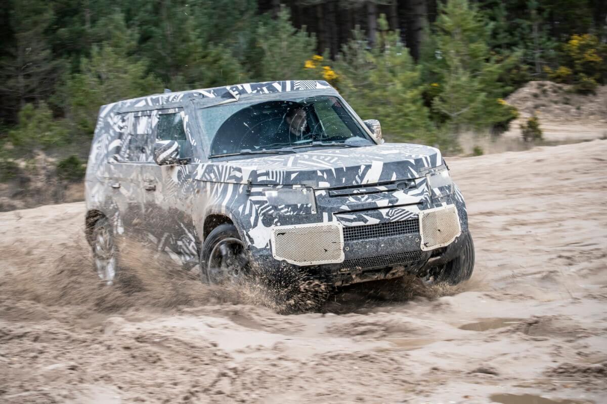 Στα τελευταία στάδια εξέλιξης το νέο Land Rover Defender