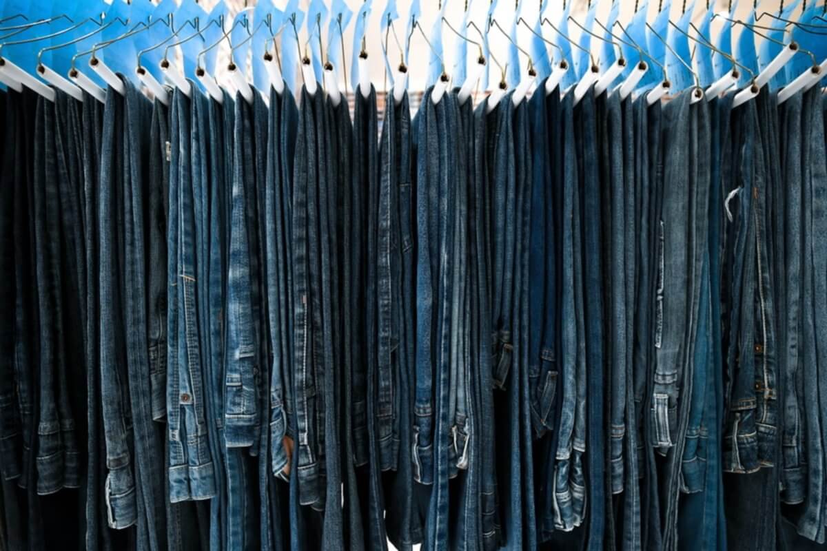 Ο μόνος οδηγός για τζιν παντελόνια που θα χρειαστείς φέτος