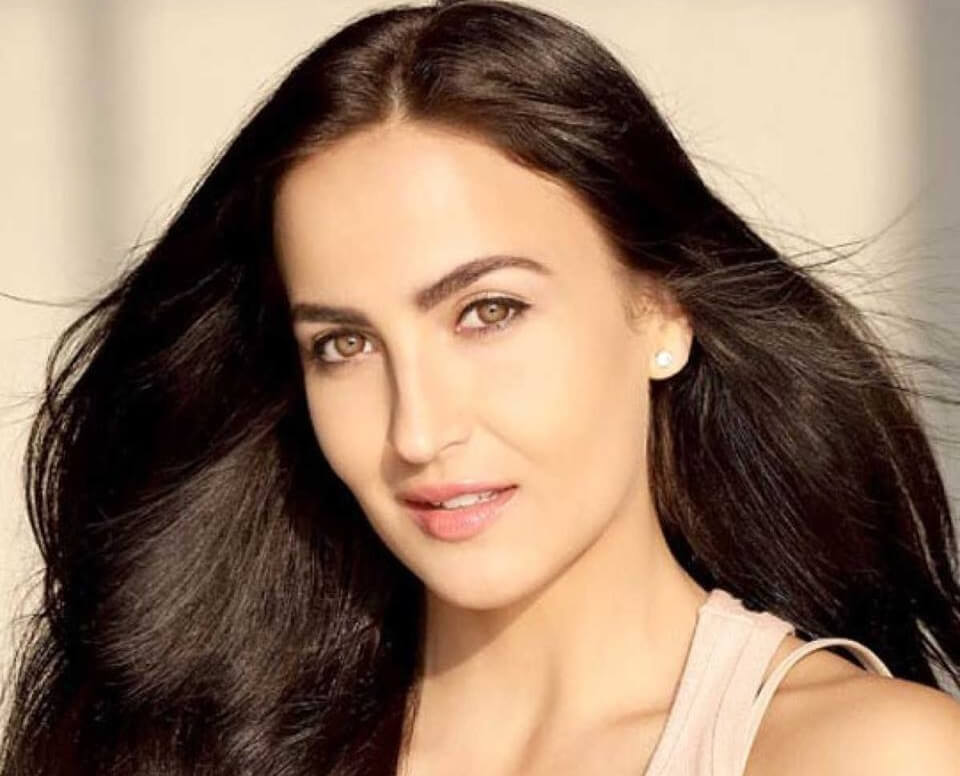 Η Ελισάβετ από την Ελλάδα που κατέκτησε το Bollywood μιλάει στην εκπομπή «Μαζί σου»!