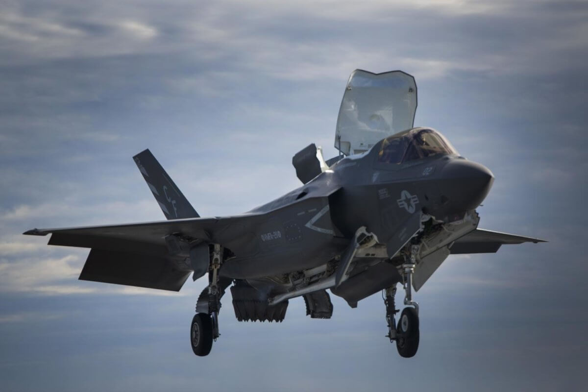 “Πρόβα τζενεράλε” έκανε το μαχητικό stealth F-35B σε air show των ΗΠΑ [vid]