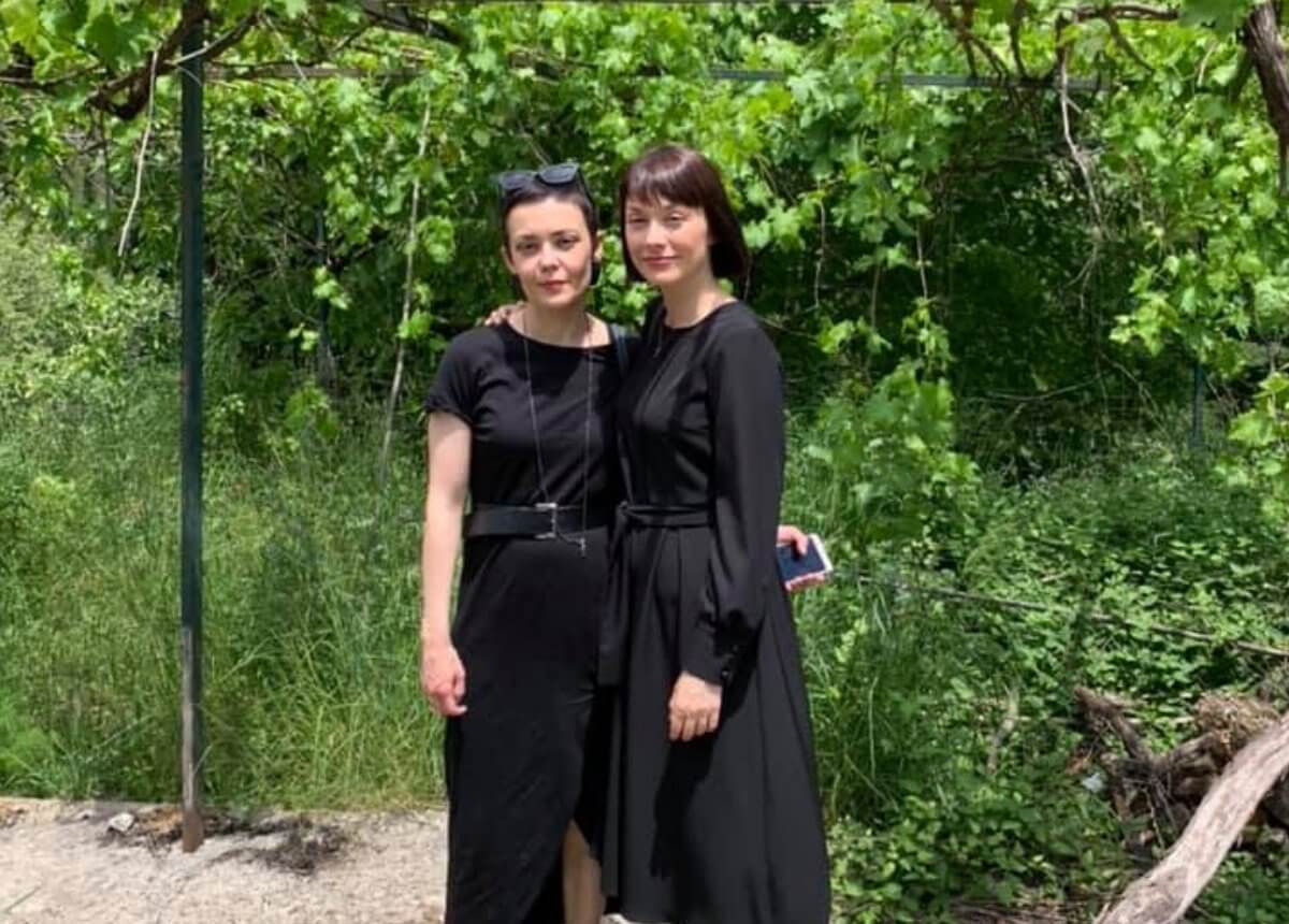 Νάντια Γιαννακοπούλου: Στην κηδεία της γιαγιάς της στη Μεσσηνία