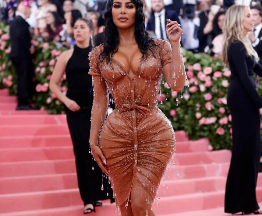 Σοκ… από την στενή μέση της Κim Kardashian στο Μet Gala! Φωτογραφίες
