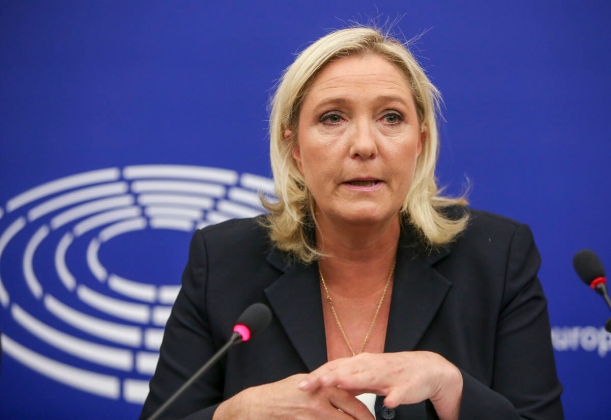 Γαλλία: Αναφανδόν υπέρ του Επιτρόπου για “προστασία του ευρωπαϊκού τρόπου ζωής” η Λεπέν