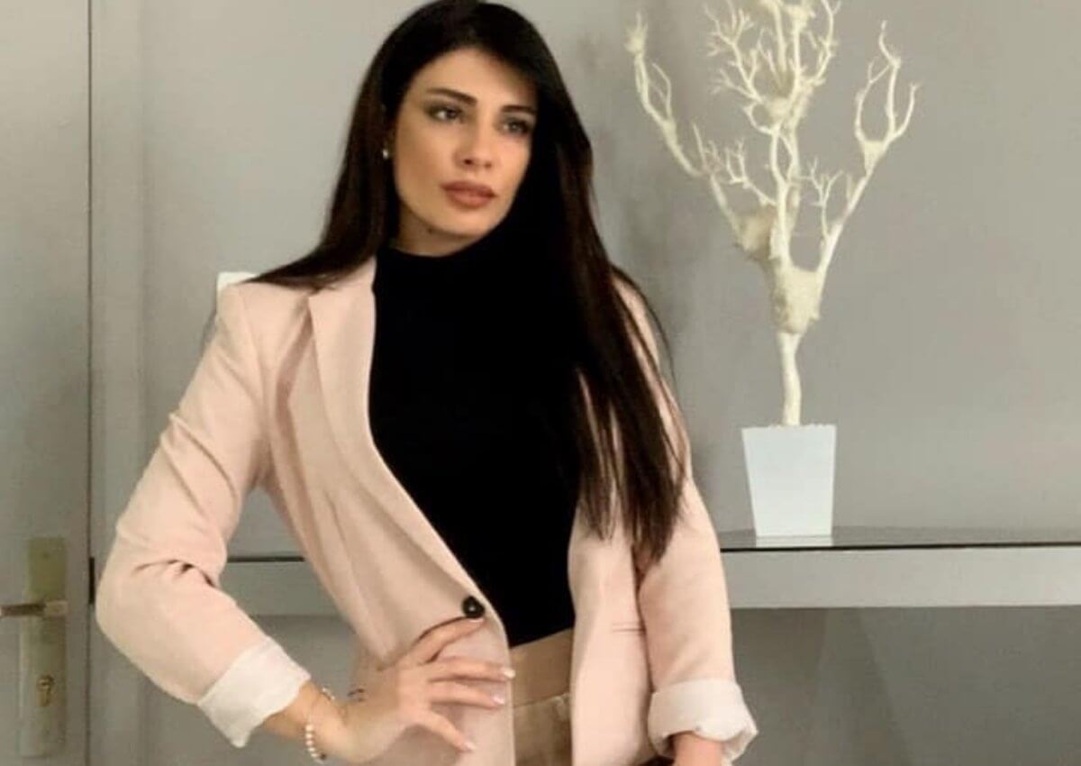 Η Μίνα Αρναούτη ξεσπά: «Να σε σκοτώνουν και να φέρονται σαν κτήνη…»