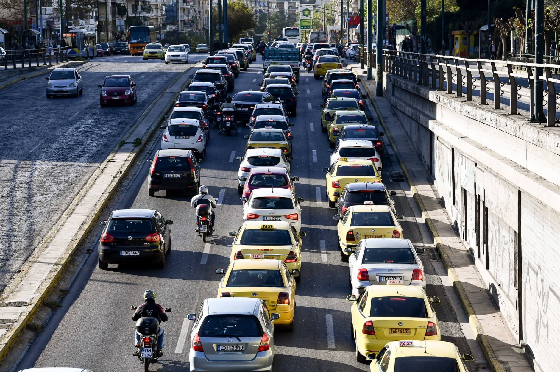 Μεσογείων: “Γολγοθάς” διαρκείας για τους οδηγούς λόγω εργασιών φυσικού αερίου