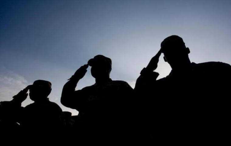 Κορονοϊός: Έχασε τη ζωή του ανεμβολίαστος αξιωματικός της Πολεμικής Αεροπορίας